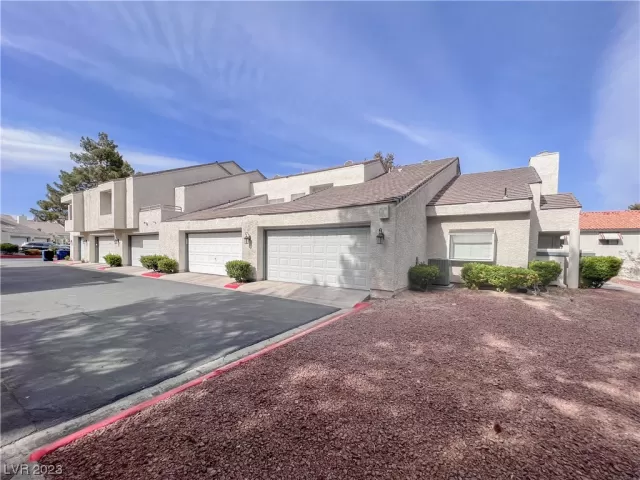 MLS: 2489499 Condo For Sale