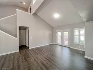 Photo #3: 2489499 Listing 