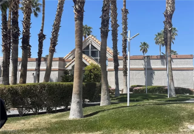 MLS: 2489505 Condo For Sale