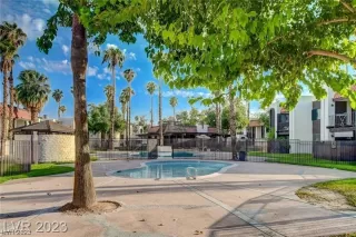 Photo #2: 2489515 Listing 