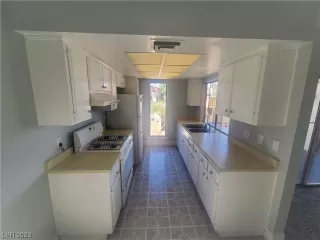 Photo #4: 2489515 Listing 