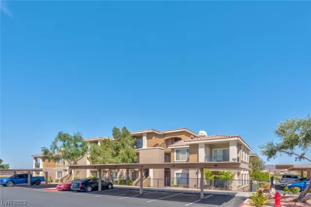 MLS: 2489534 Condo For Sale