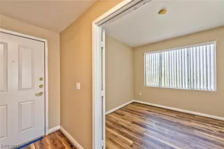 Photo #2: 2489534 Listing 
