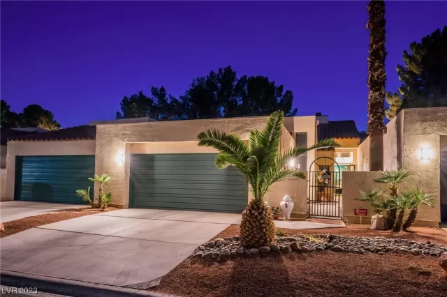 MLS: 2489554 Condo For Sale