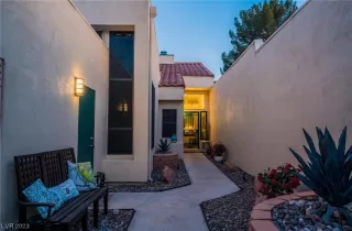 Photo #2: 2489554 Listing