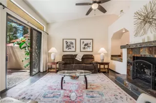 Photo #4: 2489554 Listing