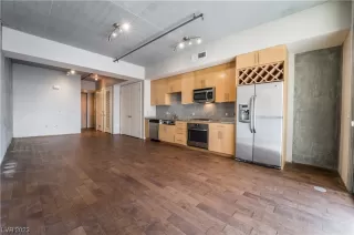 Photo #3: 2489565 Listing