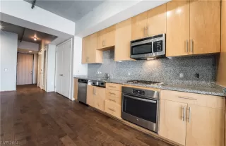 Photo #5: 2489565 Listing