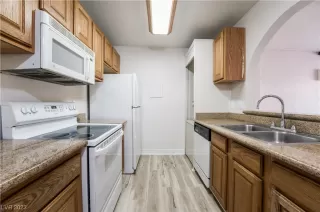 Photo #1: 2489600 Listing