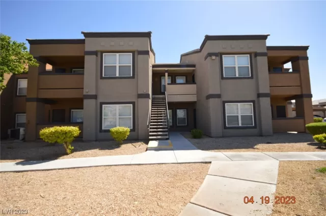 MLS: 2489601 Condo For Sale