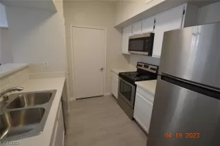 Photo #5: 2489601 Listing 