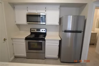 Photo #6: 2489601 Listing 