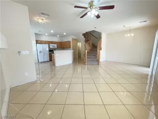 Photo #3: 2489608 Listing 