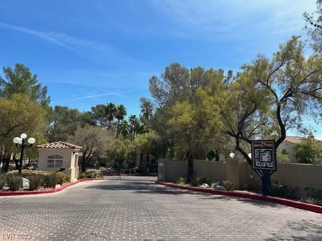 MLS: 2489625 Condo For Sale