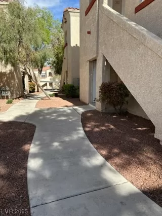 Photo #2: 2489625 Listing