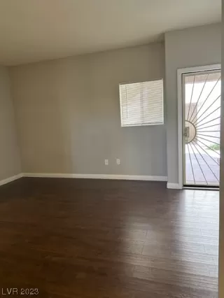 Photo #5: 2489625 Listing