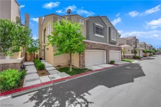 Photo #2: 2489665 Listing