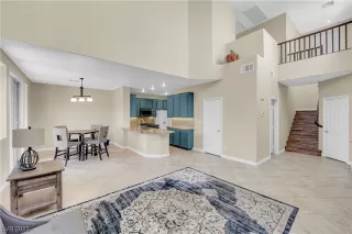 Photo #5: 2489665 Listing