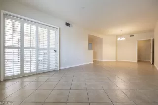 Photo #6: 2489677 Listing 