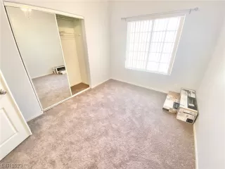 Photo #5: 2489678 Listing 