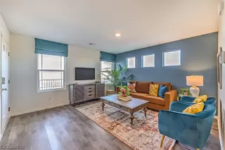 Photo #4: 2489686 Listing