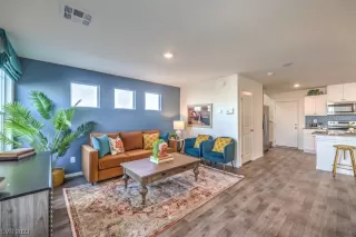 Photo #5: 2489686 Listing