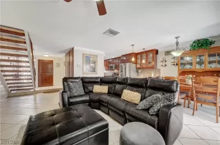 Photo #2: 2489703 Listing