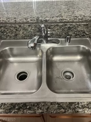 Photo #2: 2489705 Listing 