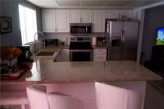 Photo #4: 2489709 Listing