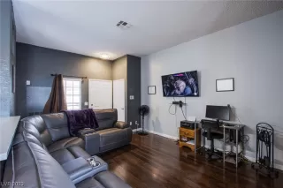 Photo #3: 2489715 Listing