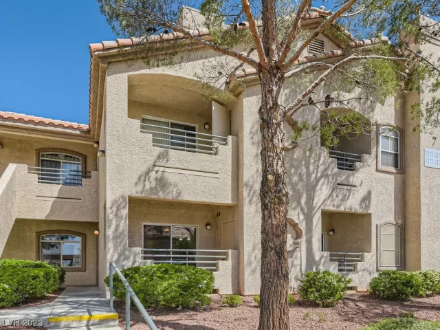 MLS: 2489741 Condo For Sale