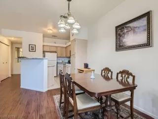 Photo #2: 2489741 Listing