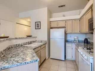 Photo #3: 2489741 Listing