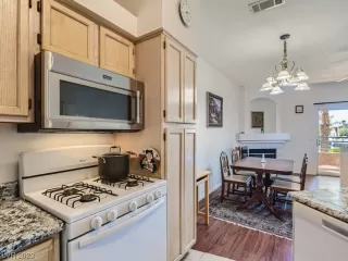 Photo #4: 2489741 Listing