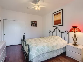 Photo #6: 2489741 Listing