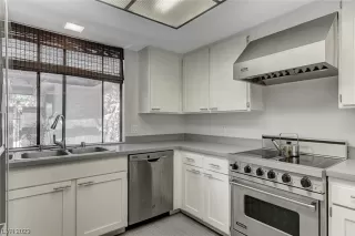 Photo #2: 2489744 Listing 