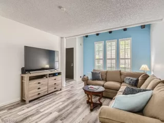 Photo #2: 2489747 Listing 