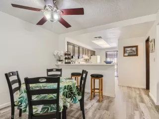 Photo #3: 2489747 Listing 