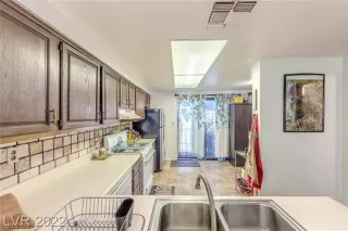 Photo #6: 2489747 Listing 