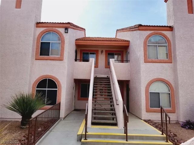 MLS: 2489781 Condo For Sale