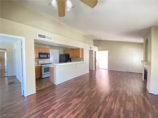 Photo #1: 2489781 Listing 