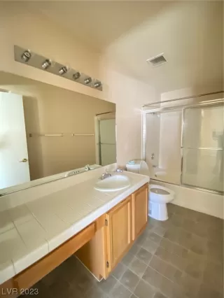 Photo #6: 2489781 Listing 