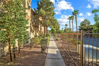 Photo #4: 2489783 Listing