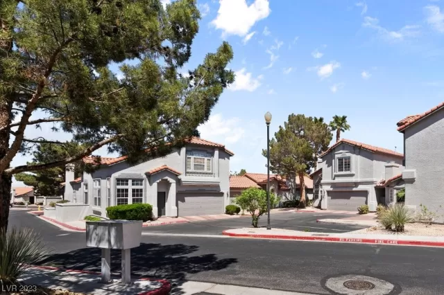 MLS: 2489789 Condo For Sale