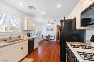 Photo #6: 2489789 Listing 