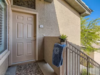 Photo #2: 2489795 Listing