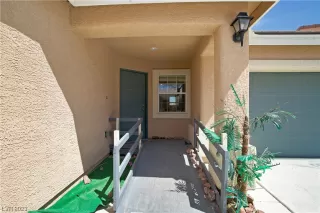 Photo #3: 2489802 Listing