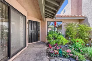 Photo #1: 2489813 Listing 