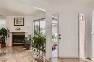 Photo #2: 2489813 Listing 