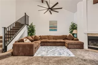 Photo #4: 2489813 Listing 
